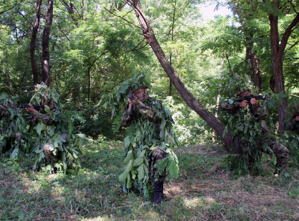 Osnovna obuka vojnika na služenju vojnog roka, mnogi već žele u profesionalne vojnike