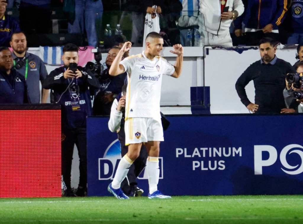 Srpski fudbaler Dejan Joveljić strelac za Sporting u porazu od LA Galaksija