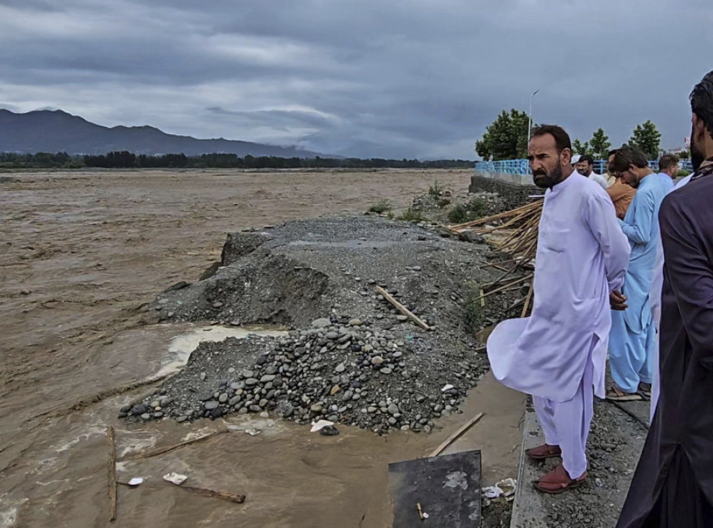 Pakistan: Najmanje devetoro turista poginulo u poplavi na reci Svat