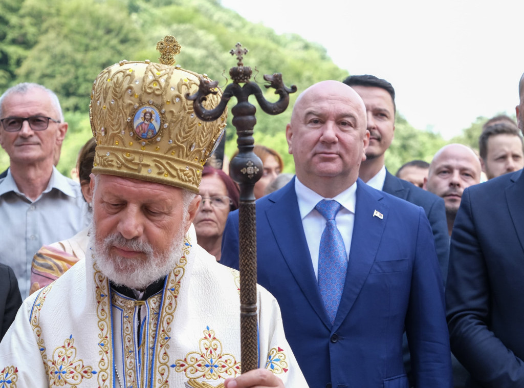 Ministar Popović u Ravanici prisustvovao parastosu knezu Lazaru i kosovskim junacima