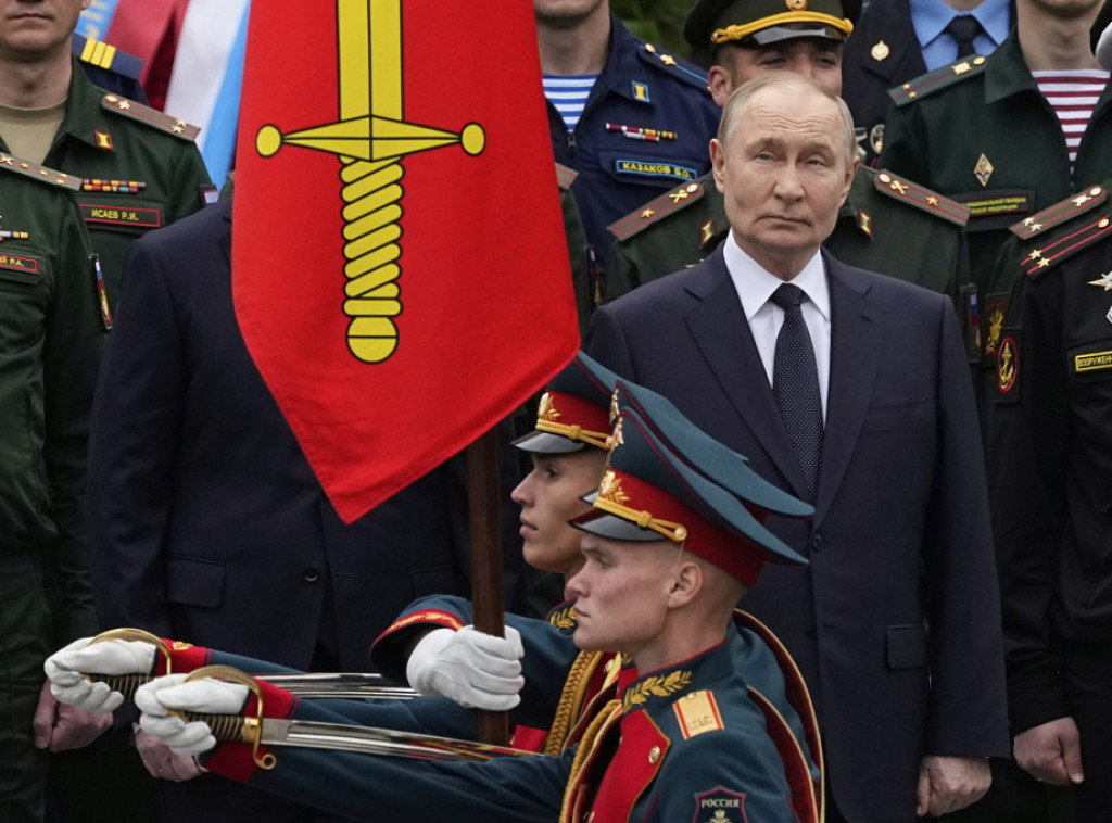 Vojni konstruktor u Kalašnjikovu pokazao snajpersku pušku iz koje je pucao Putin