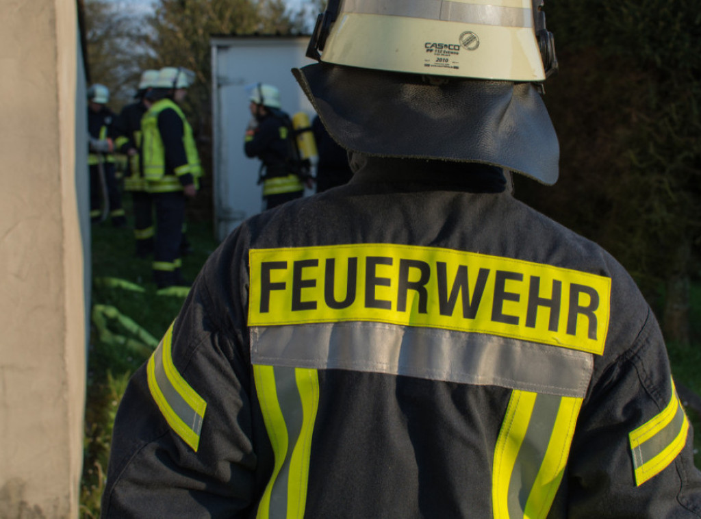 Veliki požar u fabrici za preradu hrane u Nemačkoj, gasilo ga 180 vatrogasaca