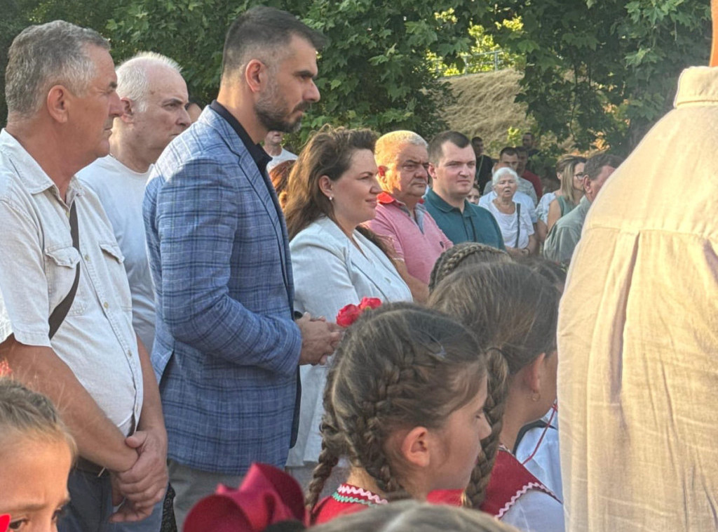 Mićin gost na slavi mesne zajednice "Vidovdansko naselje"