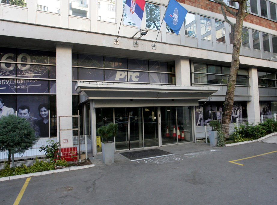 Otvorene koverte sa prijavama na konkurs za direktora RTS, pet prijava potpuno