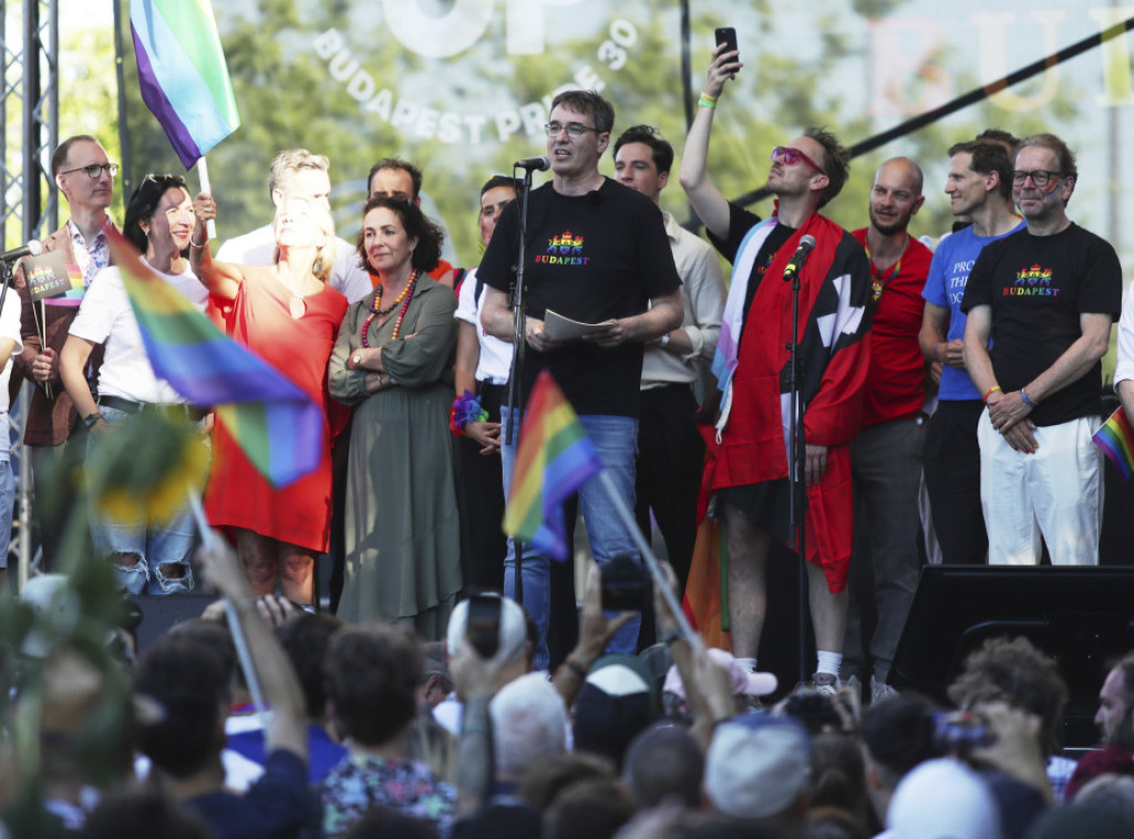 Budimpešta: Završena parada ponosa, govorili gradonačelnik, glumci, predstavnici NVO