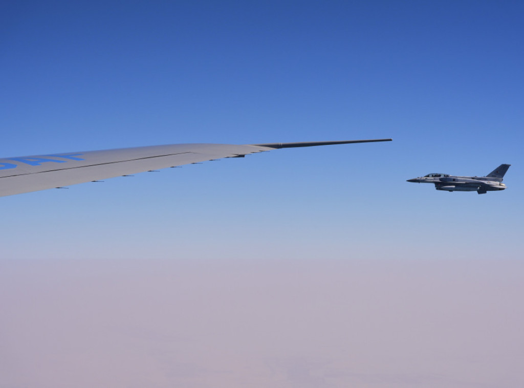 Ukrajinski F-16 oštećen prilikom odbijanja masovnog ruskog napada, pilot poginuo