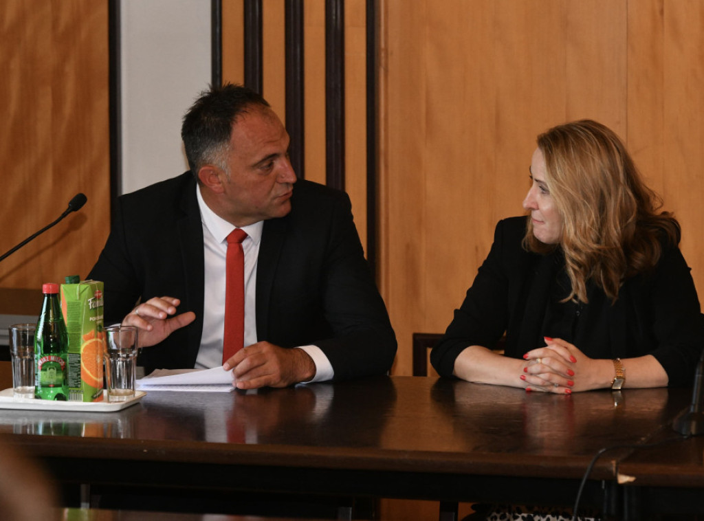 Snežana Paunović u Užicu: Radićemo na rešavanju problema nedostatka stručnog kadra