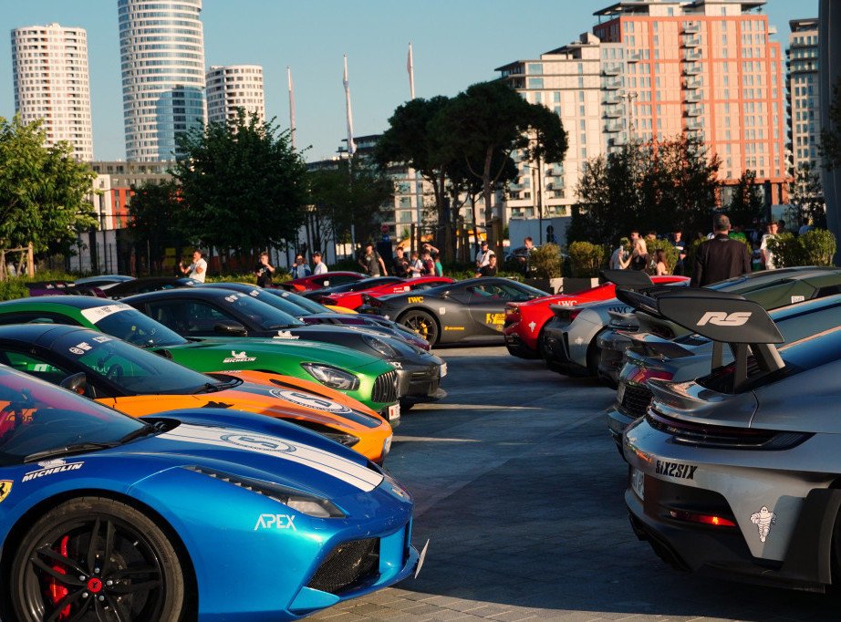 Izložba luksuznih sportskih automobila u okviru "Europe Tour 2025" održana u Beogradu