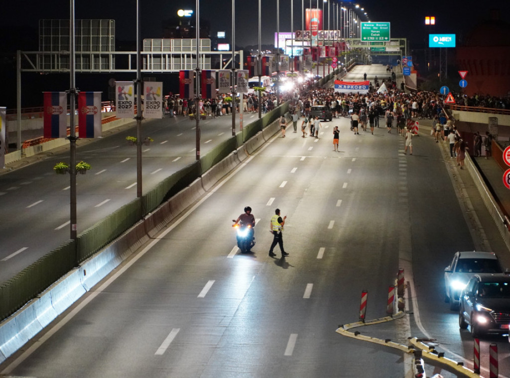 U više gradova blokade zbog hapšenja studenata po nalogu VJT, u Beogradu blokirana Gazela
