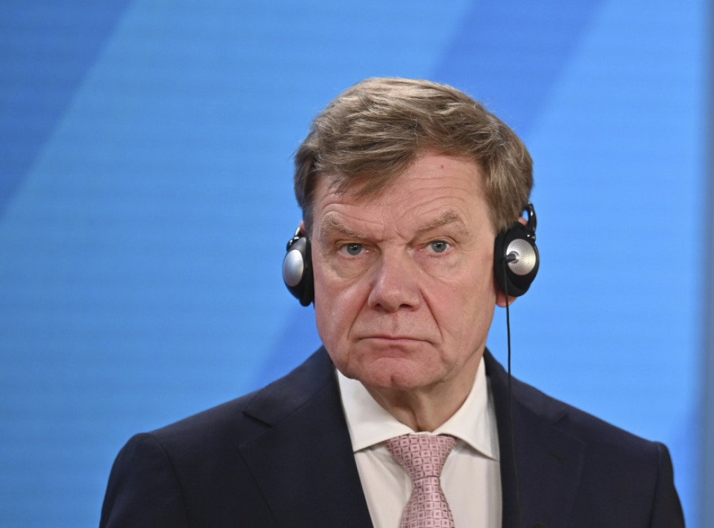 Nemački ministar spoljnih poslova Vadeful predao pomoć jedinicama ukrajinskog MUP-a