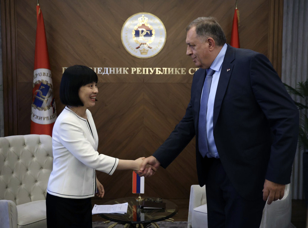 Dodik razgovarao sa ambasadorkom Narodne Republike Kine u BiH Li Fan o saradnji i iskustvima