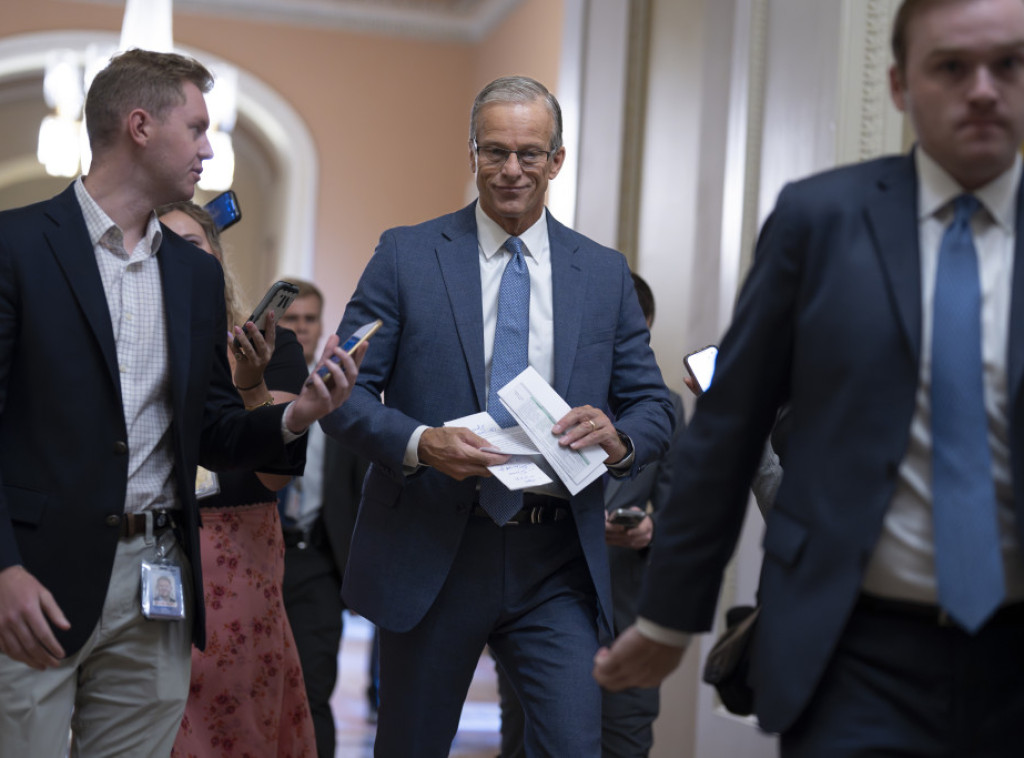 Republikanci u Senatu tesnom većinom izglasali Trampov "veliki lepi zakon" o budžetu