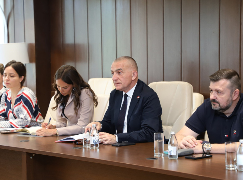 Ministar Vujić razgovaro sa sindikalnim predstavnicima o položaju zaposlenih u pravosuđu