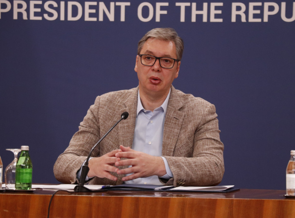 Vučić: Kao predsednik zahtevam odgovornost za lica koja su vređala novinarku "Informera"