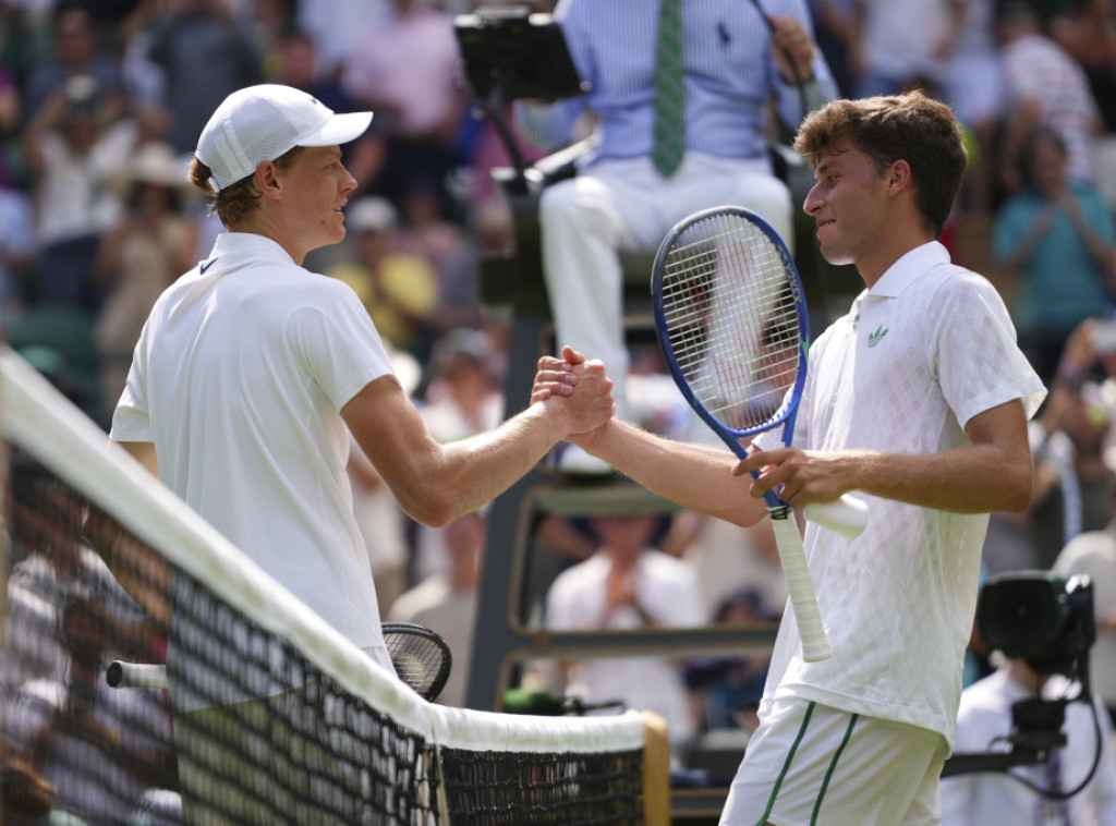 Italijanski teniser Janik Siner plasirao se u drugo kolo Vimbldona