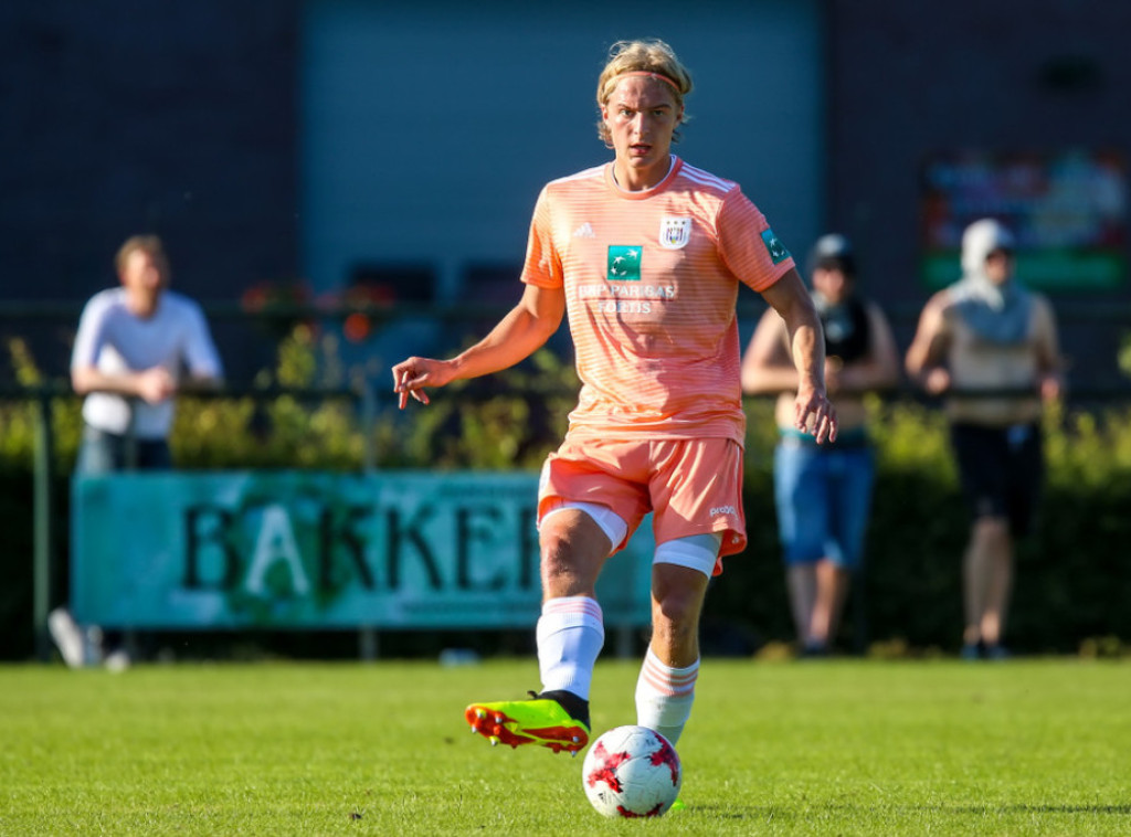 Belgijski fudbaler Sebastijan Bornau prešao iz Volfsburga u Lids