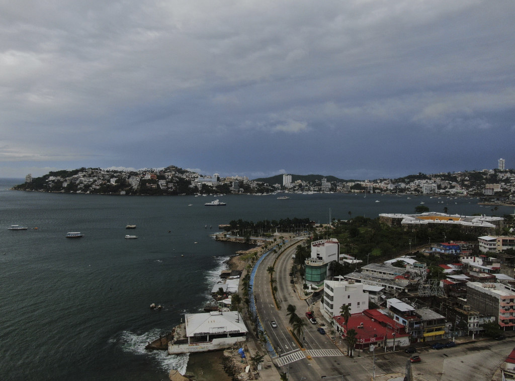 Uragan Flosi porastao do kategorije 3 kod meksičke pacifičke obale