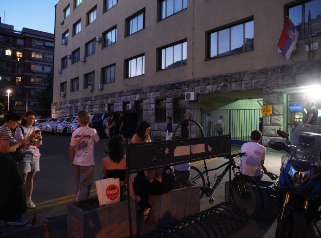 Blokade, incidenti i hapšenja na nekoliko lokacija u Beogradu i u više mesta u Srbiji