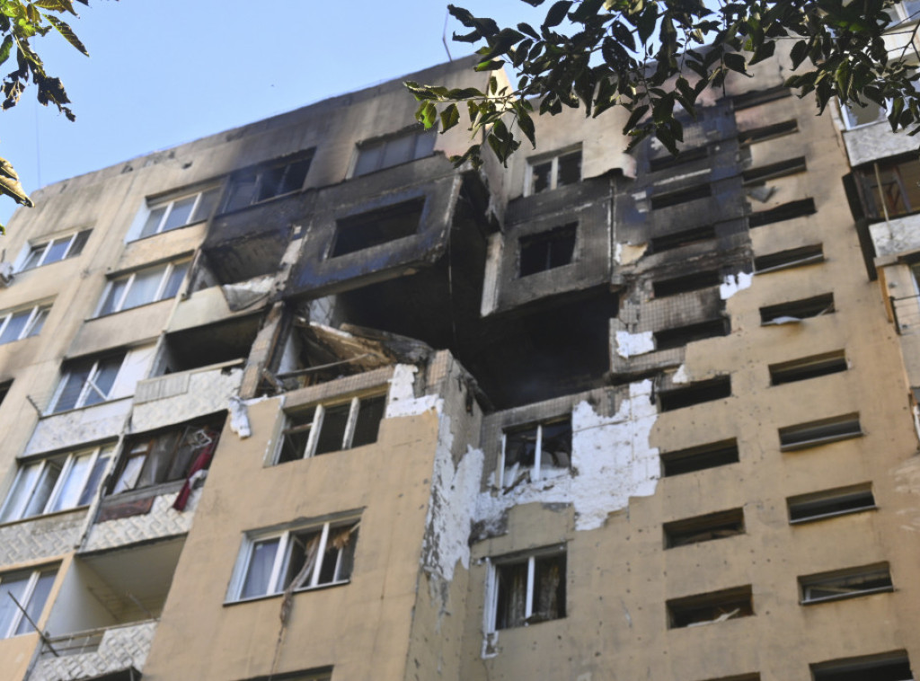 Rusi napali zgradu u Poltavi dronovima, dve osobe ubijene, 11 povređenih