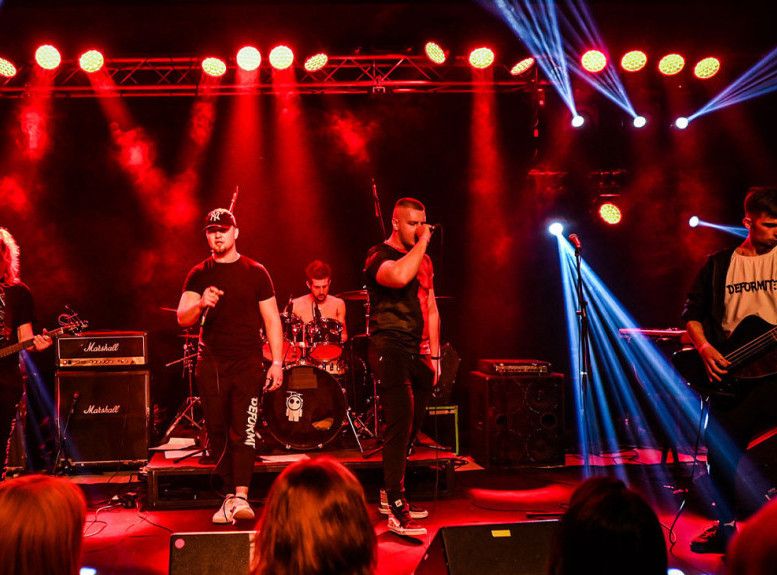 Osam mladih bendova nastupa na Egzit festivalu preko konkursa "Play@Exit"