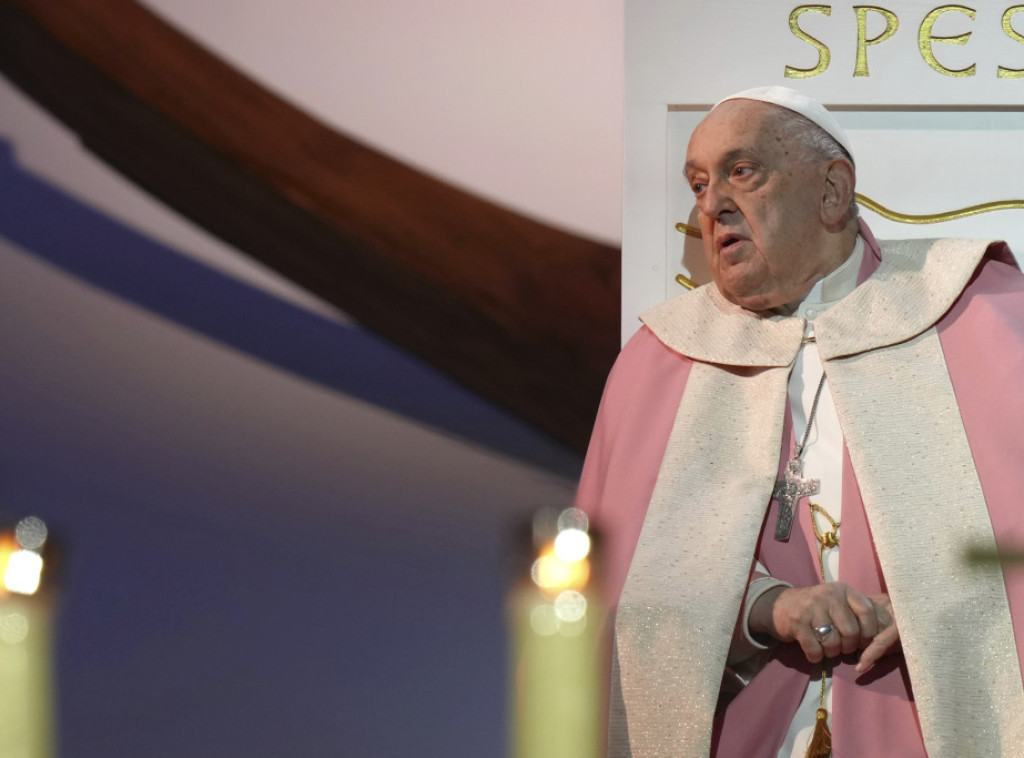 Vatikan: Nepotpuni procureli dokumenti o odluci pape Franje da ograniči latinsku misu