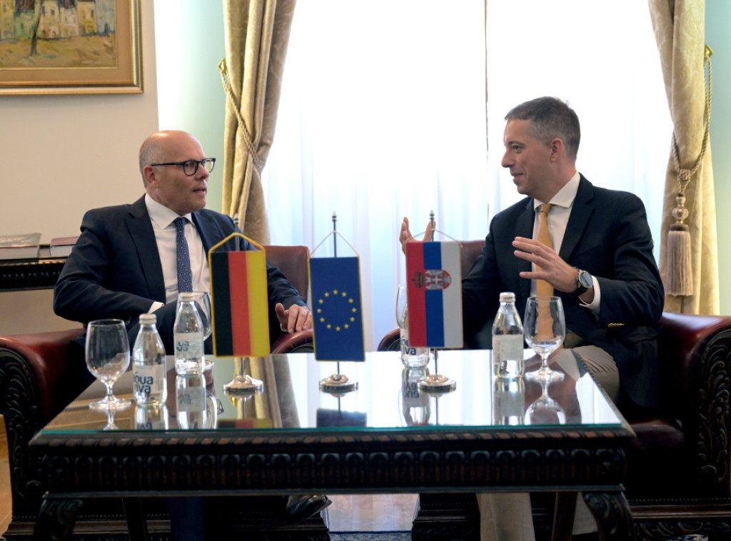 Marko Đurić razgovarao sa poslanikom nemačkog Bundestaga Peterom Bajerom o saradnji dve zemlje