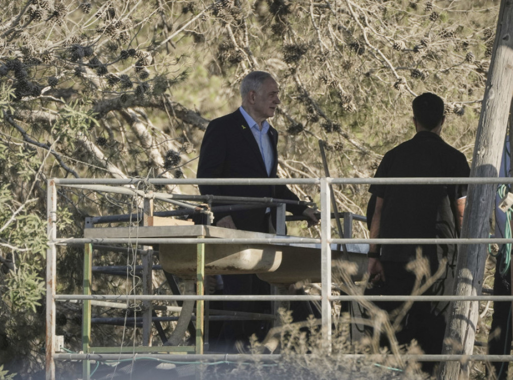 Netanjahu ušao u kibuc Nir Oz kroz sporedni ulaz, izbegavajući demonstrante ispred