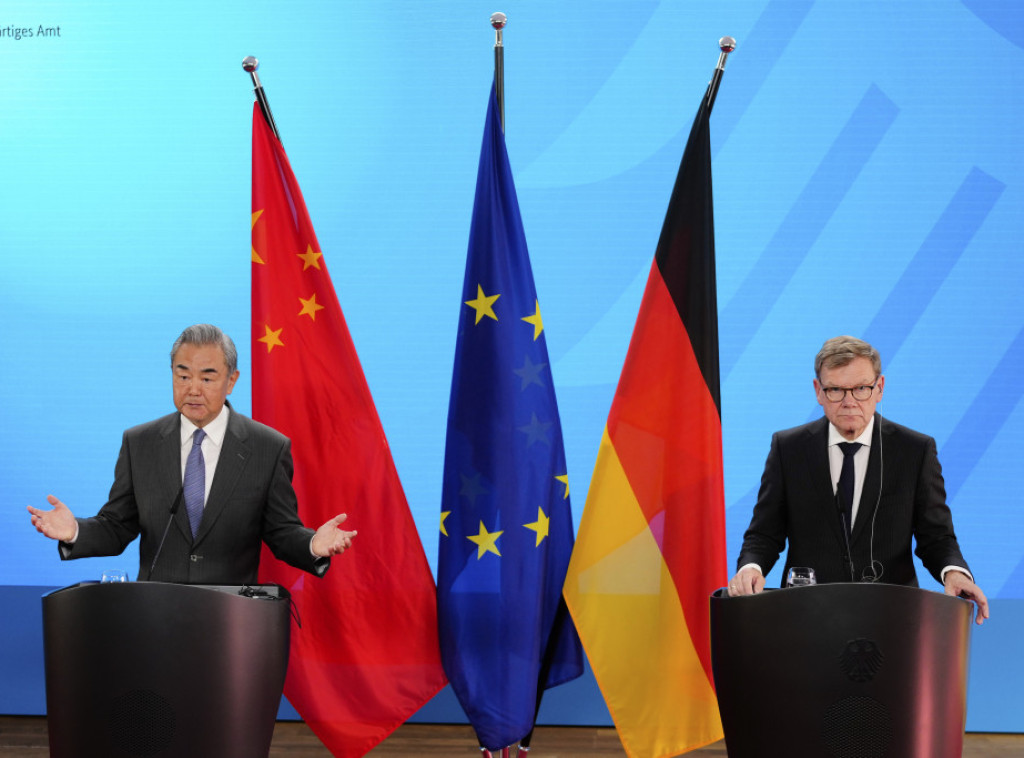 Vang Ji: Retki zemni metali nisu i neće biti problem između Kine i EU