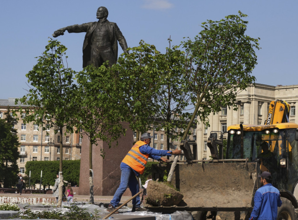 Najmanje pet osoba povređeno u olujnom nevremenu u Sankt Peterburgu