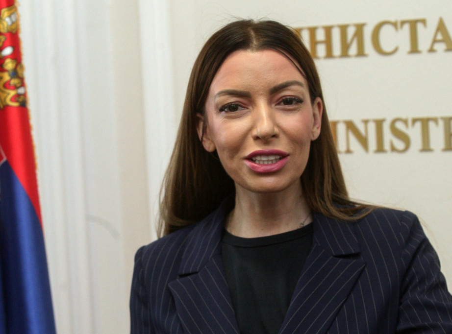 Adrijana Mesarović: SNS brine o svakom radnom mestu za razliku od stranke koju vodi Đilas