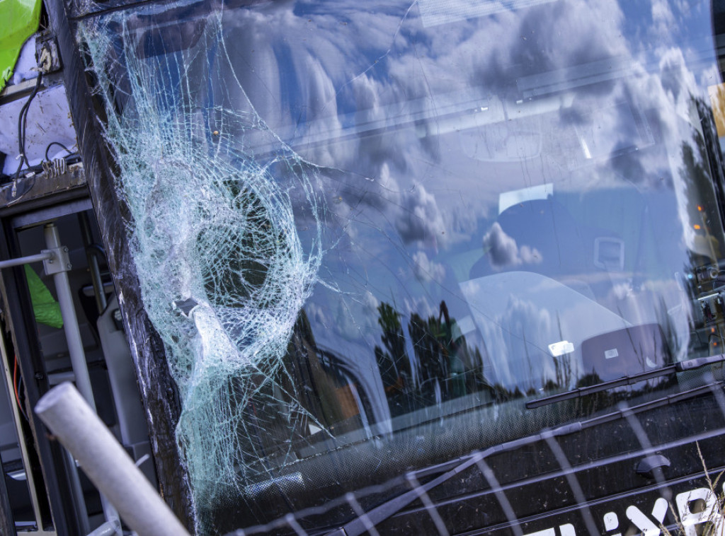 Atina: Najmanje 47 osoba povređeno u sudaru dva autobusa