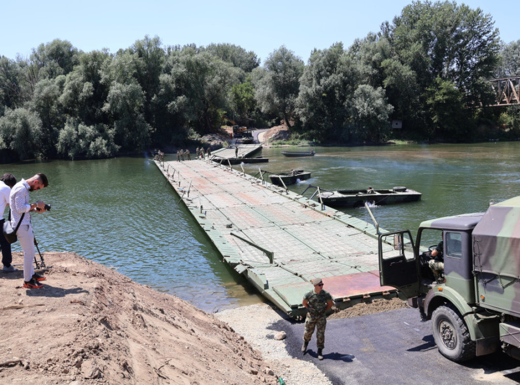 Svilajnac: Vojska postavila pontonski most preko Velike Morave