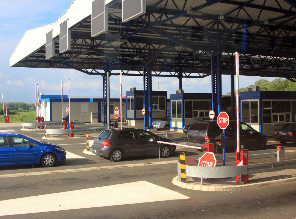 AMSS: Putnička vozila se na granicama na izlazu zadržavaju samo na Gradini