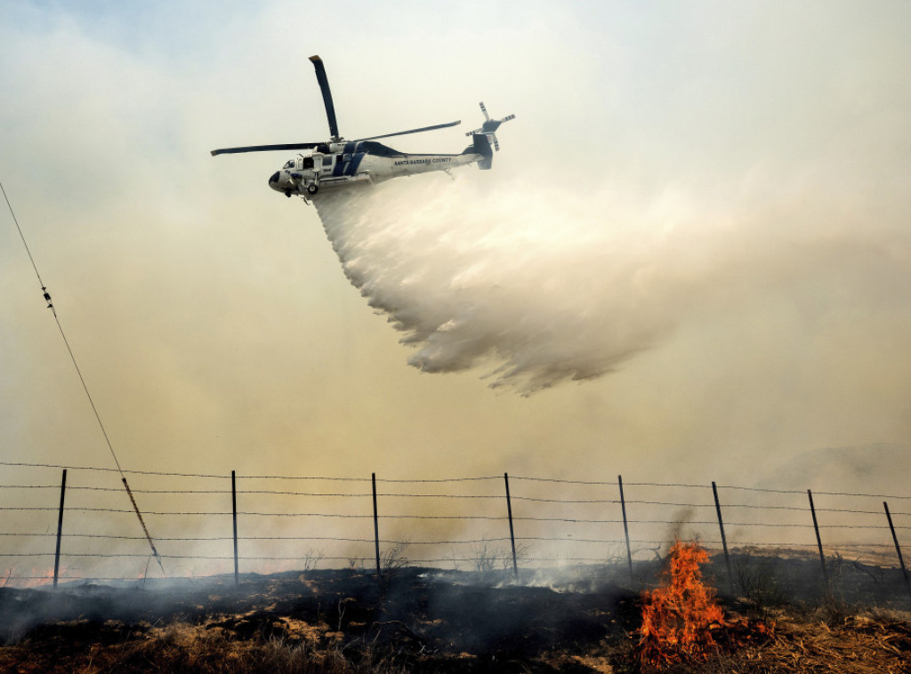 Požar besni na obodu Marseja, opustošeno 100 hektara, evakuisano 150 ljudi