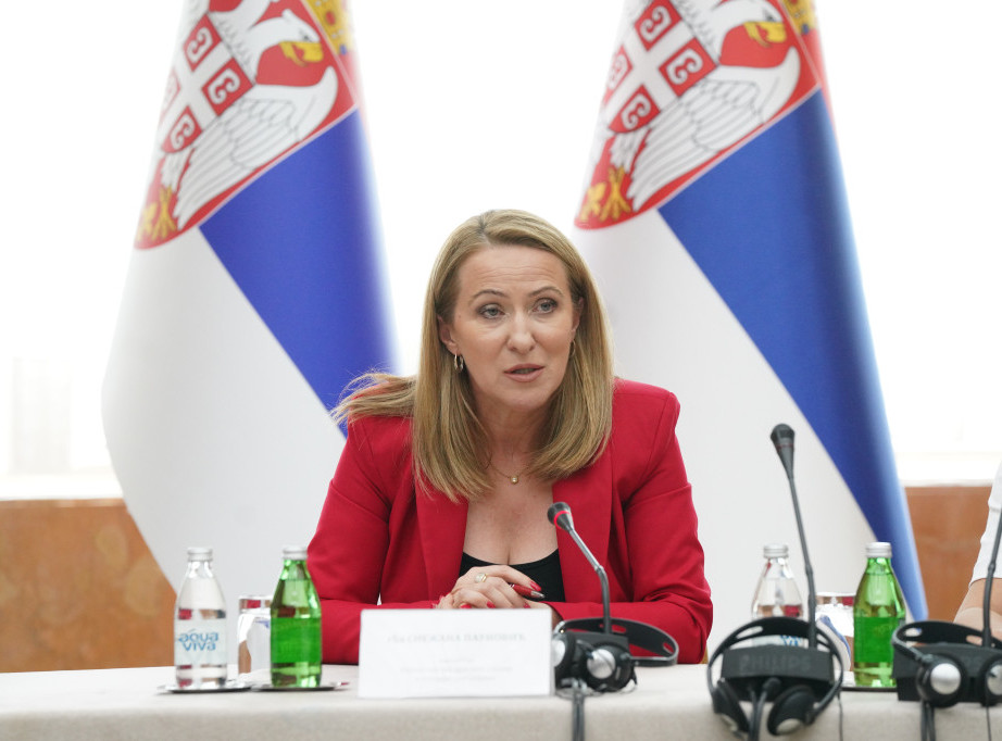 Ministarka Paunović sa predstavnicima opština i gradova posetila Ekspo gradilište