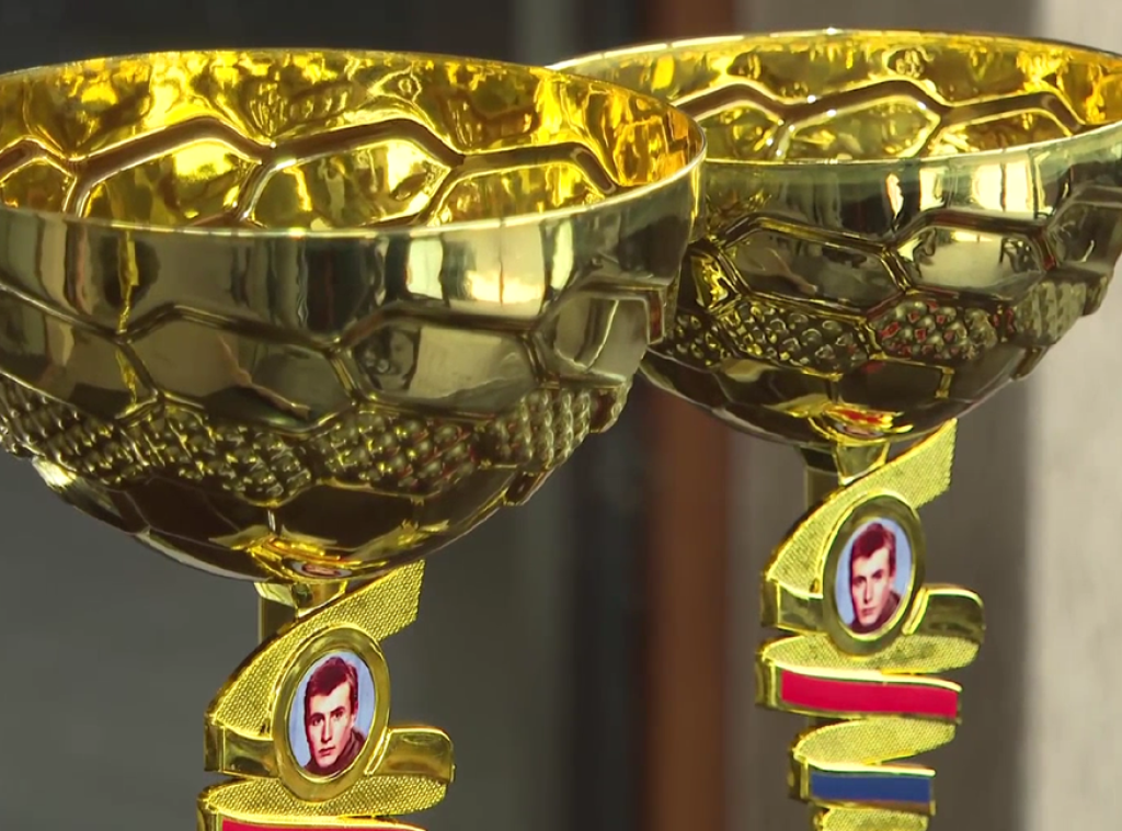 Na ribolovačkom turniru u čast policajca Dejana Mihajlovića učestvuje 13 ekipa