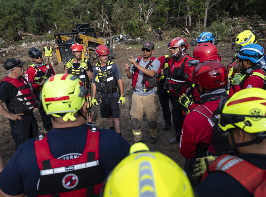 Najmanje 90 stradalih u poplavama u Teksasu, Tramp planira posetu pogođenim oblastima