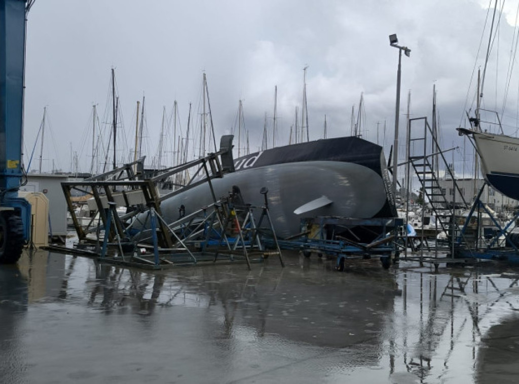 Jake kiše, bujice i jugo pogodili hrvatsko primorje