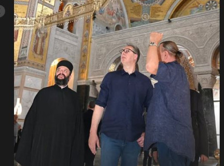 Vučić se susreo sa autorom mozaika Hrama Svetog Save Nikolajem Muhinom