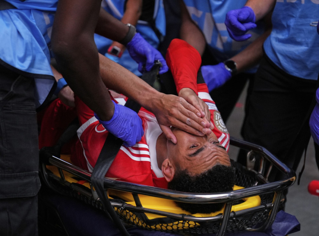 Fudbaler Bajerna Džamal Musijala uspešno operisan