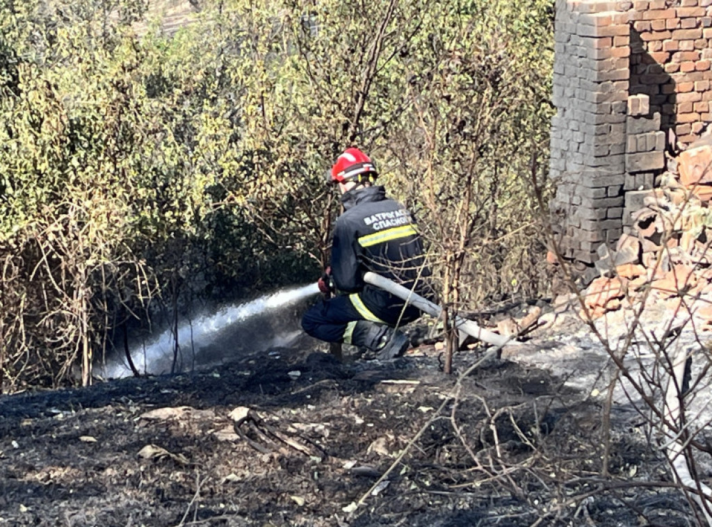 Čačak: U požaru u selu Petnica izgorelo domaćinstvo, nema žrtava