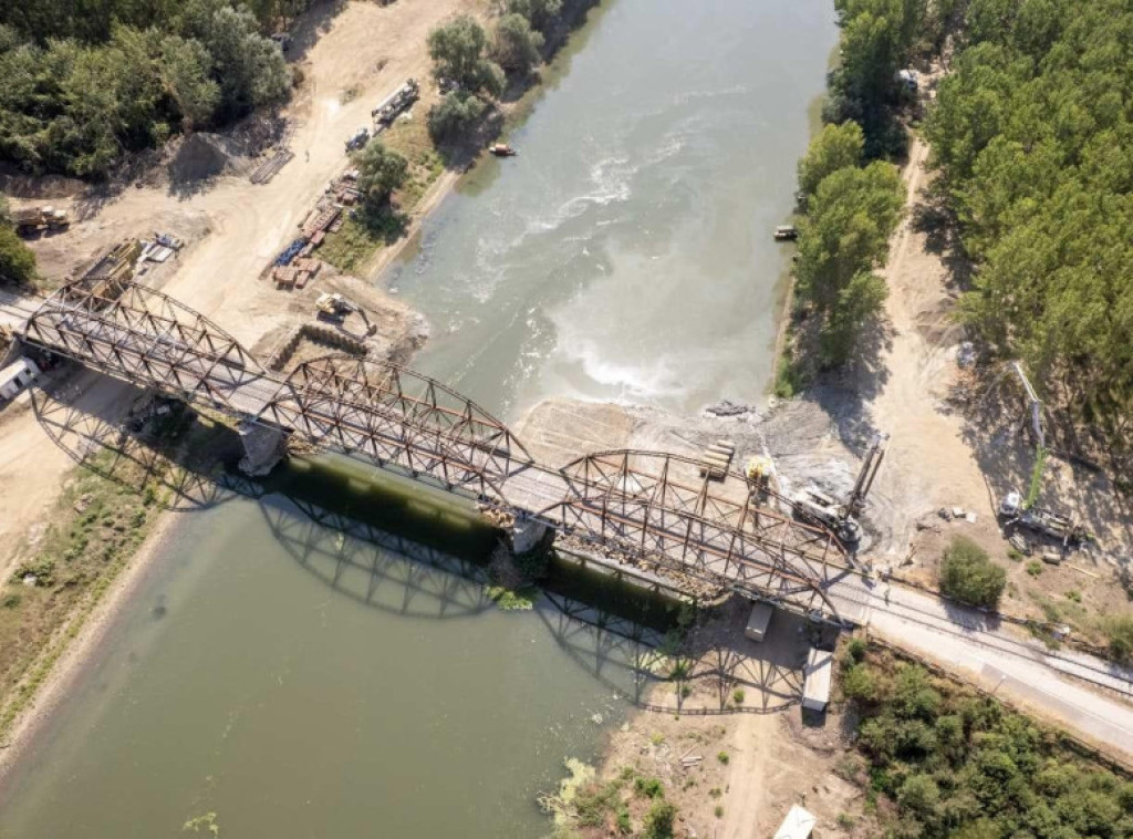 Novi železnički most na pruzi Pančevo - Zrenjanin biće gotov krajem avgusta ili početkom septembra