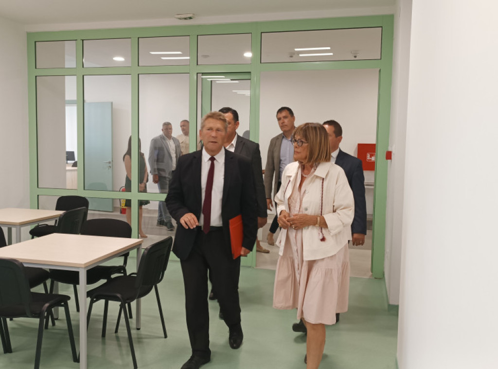 Maja Gojković: Od jeseni moguće škole u prirodi u Kreativnom centru "Hertelendi Bajić"