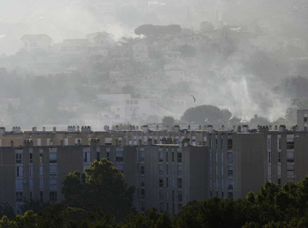 Francuska: Požar kod Marseja još nije ugašen, 110 ljudi lakše povređeno, 400 evakuisano