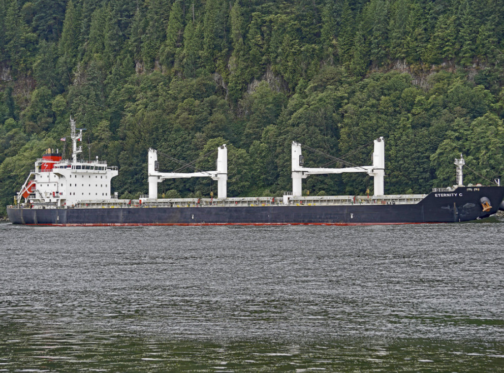 Grčki brod potonuo u Crvenom moru nakon napada: 4 mrtvih, 7 spašenih, 14 nestalih