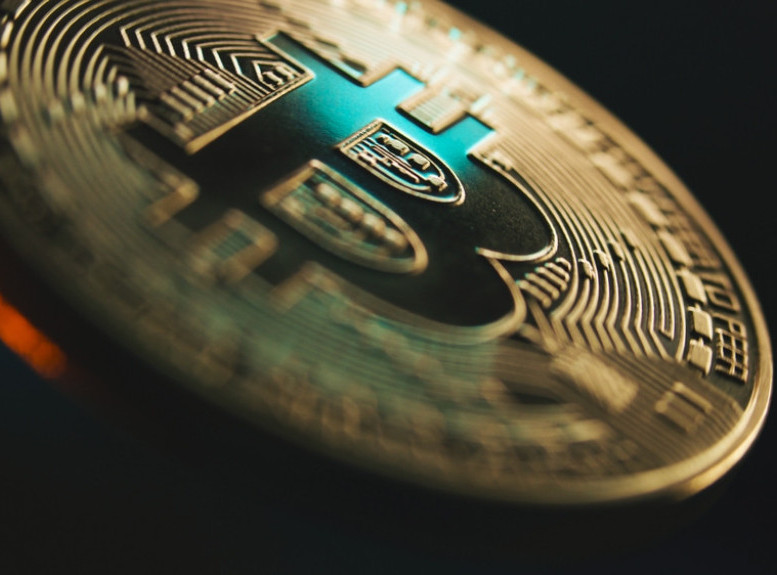 Bitkoin porastao za 2,37 odsto na 75.440 evra, itirijum za 3,73 odsto na 2.534 evra