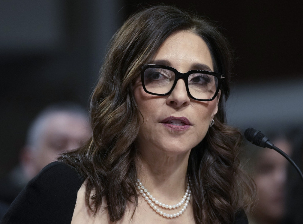 Izvršna direktorka kompanije Iks Linda Jakarino najavila povlačenje sa funkcije