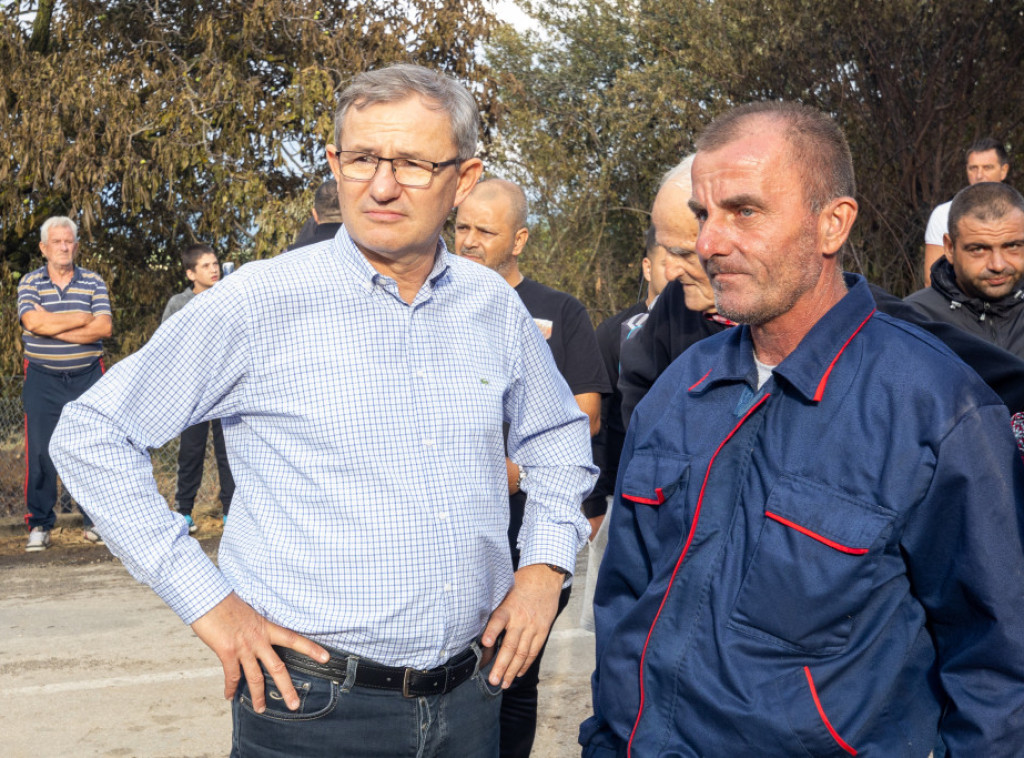 Glamočić obišao poljoprivredna gazdinstva Topličkog okruga koja su pogođena požarima