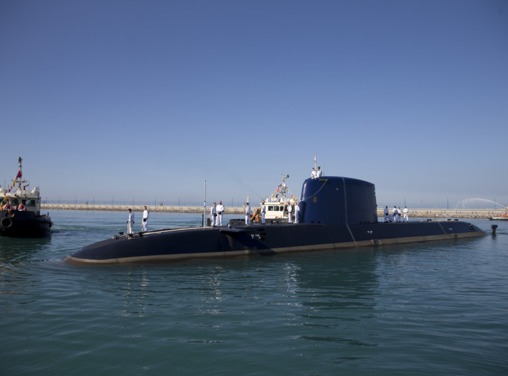 SAD poslale nuklearnu podmornicu u luku Island