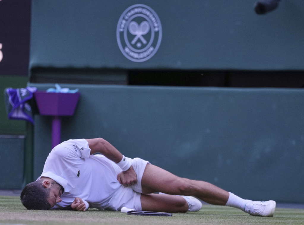 Hju Grant zaspao tokom Đokovićevog meča na Vimbldonu